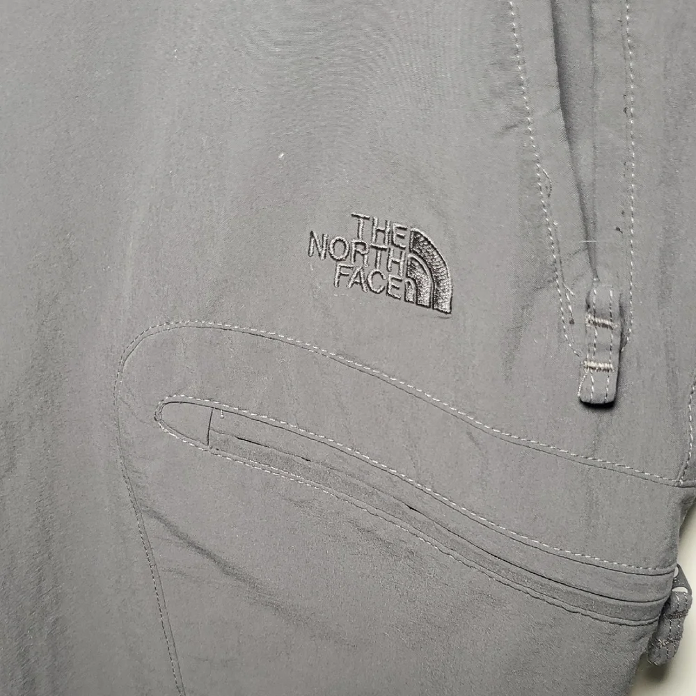 The North Face Men's Black Lightweight Hiking Cargo Pants Size 40